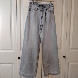 Oneso Women's Light Blue Denim Mid-Rise Light Wash Wide Leg Jeans Size 28